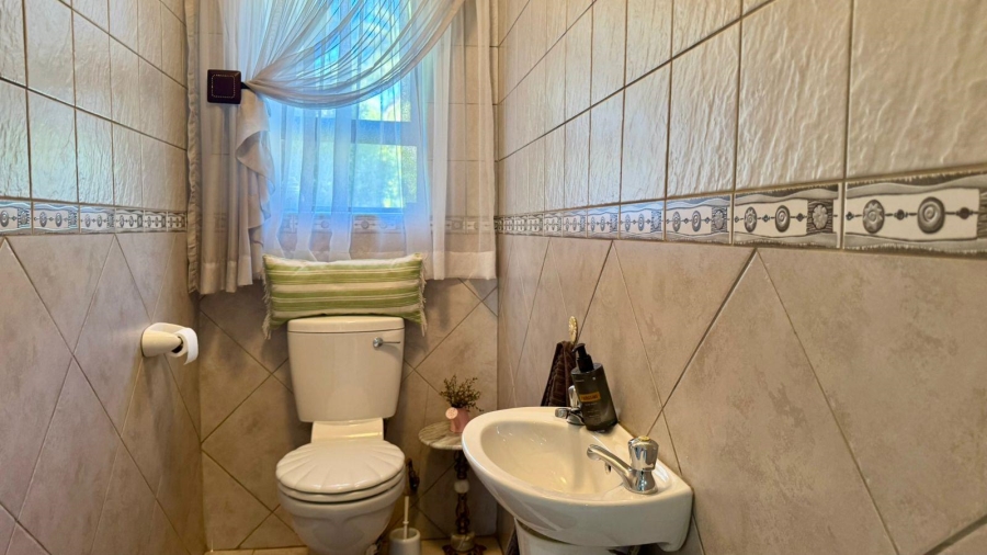 4 Bedroom Property for Sale in El Toro Park Northern Cape